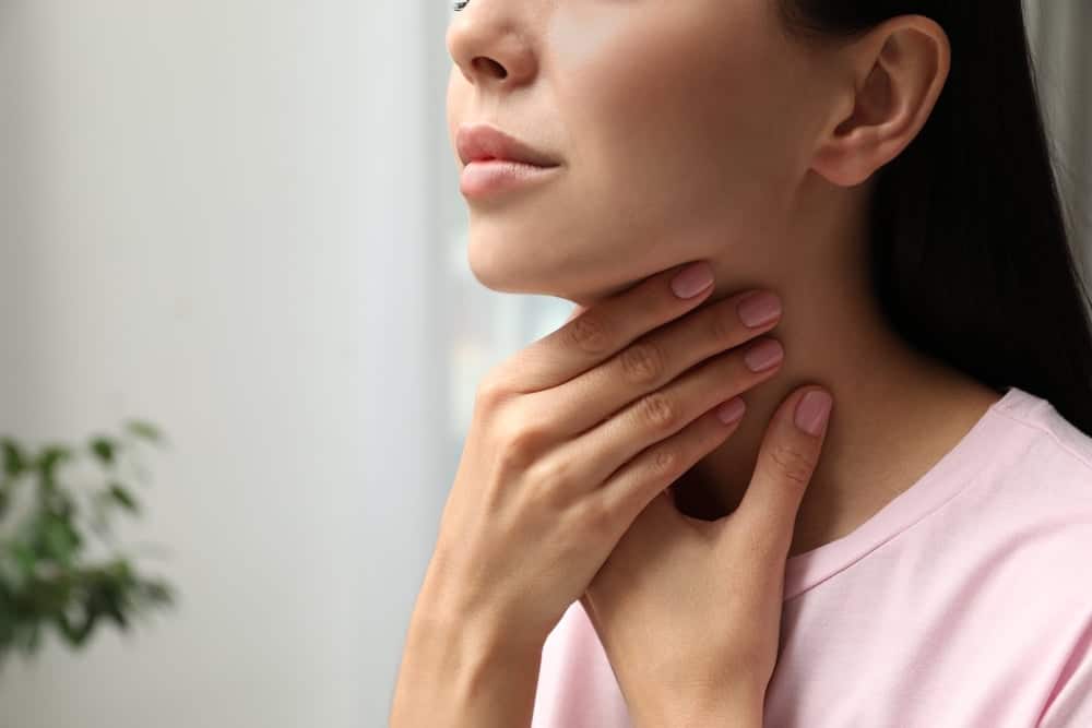 symptoms of subacute thyroiditis